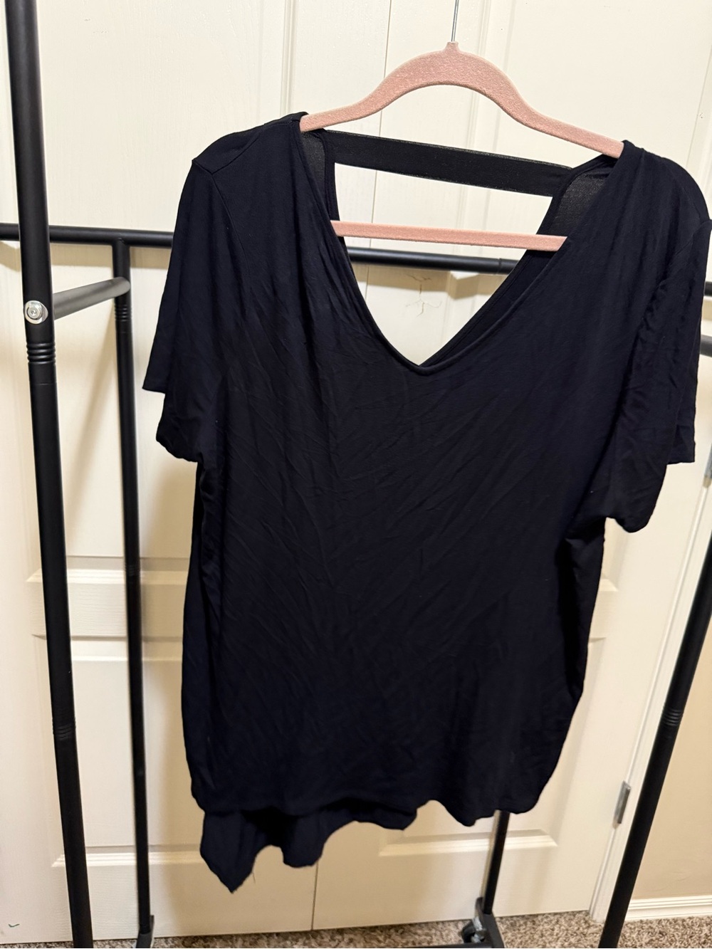 Lisa Rinna Collection Black V-Neck Short Sleeve Tee